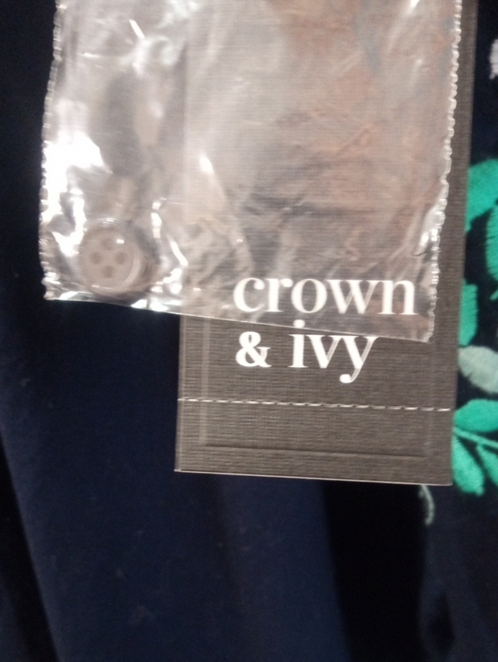 CROWN & IVY OVERSIZED TUNIC - Picture 11 of 11